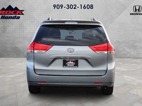 Used 2013 Toyota Sienna LE image 5