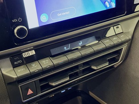 Used 2025 Toyota Camry LE image 24