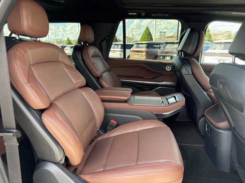 New 2026 Lincoln Navigator L Reserve image 22