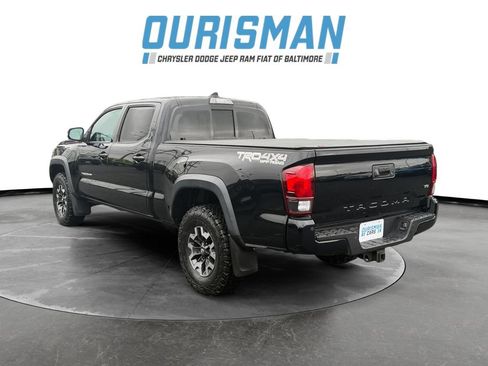 Used 2019 Toyota Tacoma TRD Off-Road w/ TRD Premium Off Road Package AWD/4WD image 4