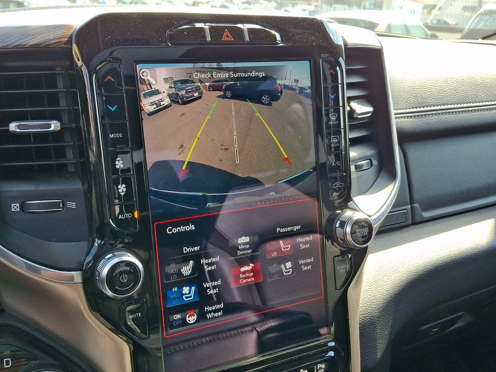 Used 2020 RAM 1500 Laramie AWD/4WD image 18