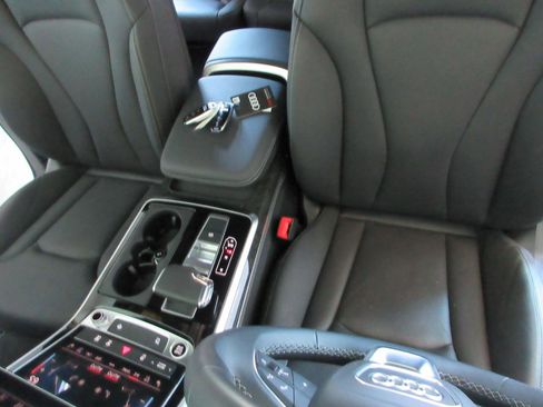 Used 2025 Audi Q7 3.0T Premium Plus w/ Premium Plus Package AWD/4WD image 16