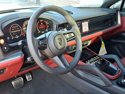 New 2026 Porsche Cayenne Turbo image 4