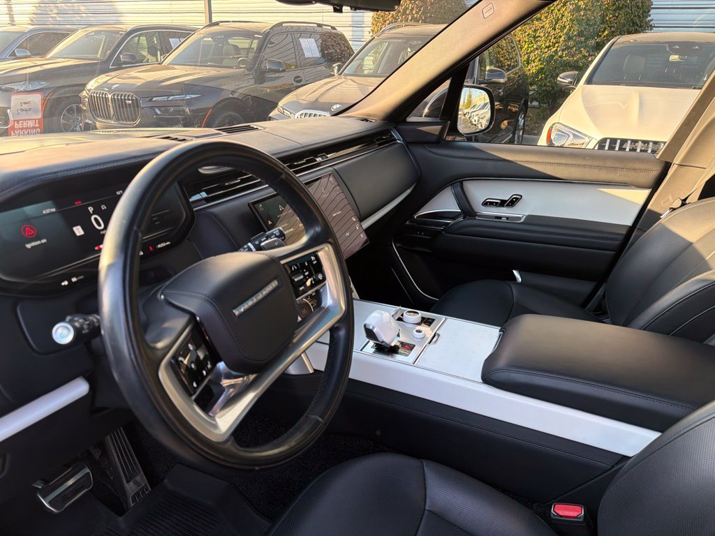 Used 2023 Land Rover Range Rover SV AWD/4WD image 9