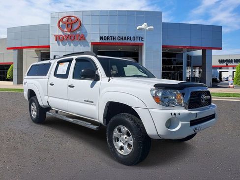 Used 2011 Toyota Tacoma PreRunner w/ SR5 Pkg #2 RWD image 2
