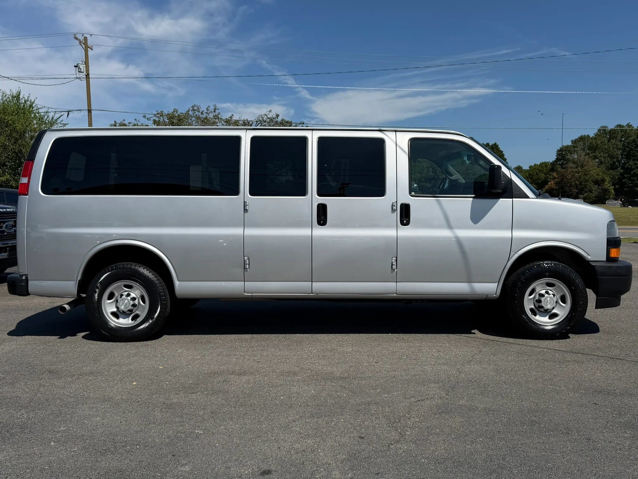 Used 2019 Chevrolet Express 3500 LS RWD image 5