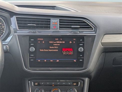 Used 2019 Volkswagen Tiguan SE image 18