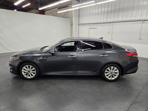 Used 2017 Kia Optima EX w/ Premium Package FWD image 2