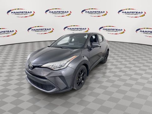 Used 2020 Toyota C-HR XLE FWD image 4