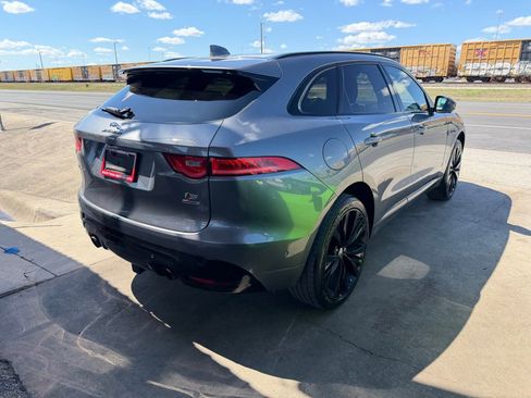 Used 2017 Jaguar F-PACE S image 19