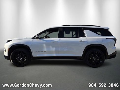 Certified 2024 Chevrolet Traverse RS FWD image 2