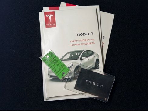 Used 2021 Tesla Model Y Long Range AWD/4WD image 21
