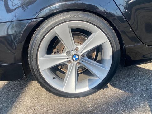 Used 2010 BMW 535i xDrive Wagon AWD/4WD image 8