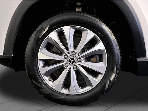Used 2021 Mercedes-Benz GLE 450 4MATIC image 11