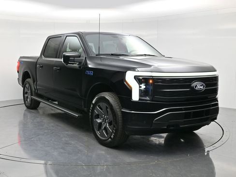 Used 2024 Ford F150 Lightning Platinum AWD/4WD image 3