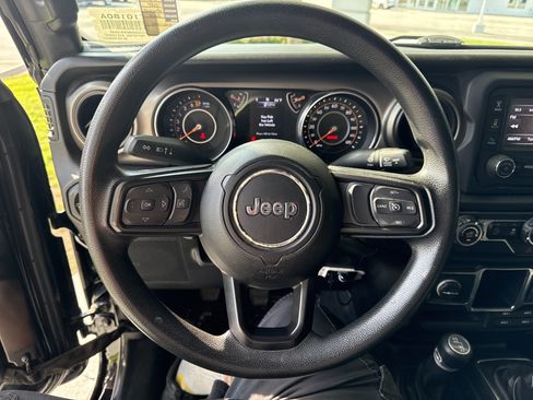 Used 2021 Jeep Wrangler Unlimited Sport AWD/4WD image 17