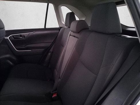 Used 2022 Toyota RAV4 LE image 11