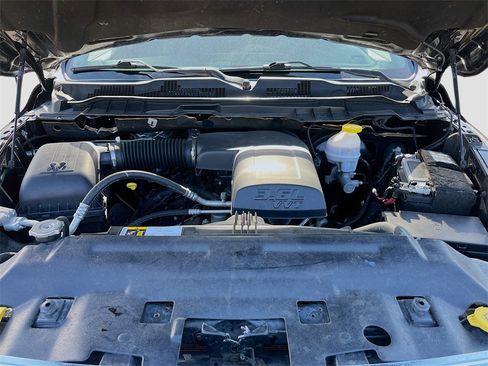 Used 2022 RAM 1500 Classic SLT image 28