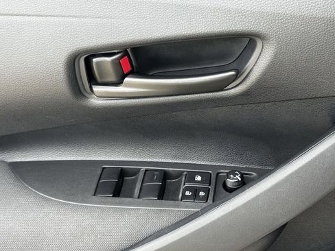 Used 2025 Toyota Corolla LE FWD image 24