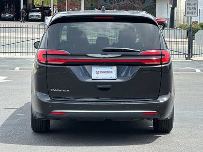 Used 2024 Chrysler Pacifica Touring-L