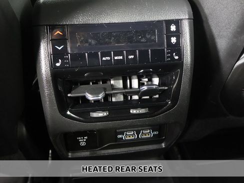 Used 2023 Jeep Grand Cherokee L Limited AWD/4WD image 8