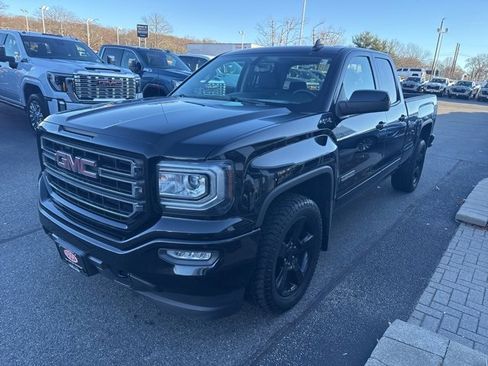Used 2018 GMC Sierra 1500 SLE w/ SLE Value Package image 3