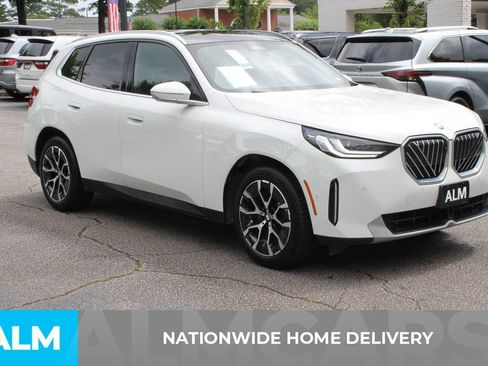 Used 2025 BMW X3 xDrive30i AWD/4WD image 4