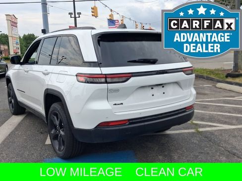 Used 2023 Jeep Grand Cherokee Altitude AWD/4WD image 8