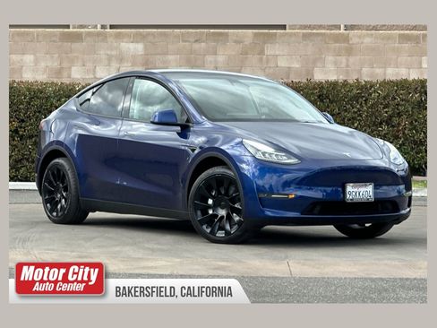 Used 2023 Tesla Model Y Long Range AWD/4WD image 1