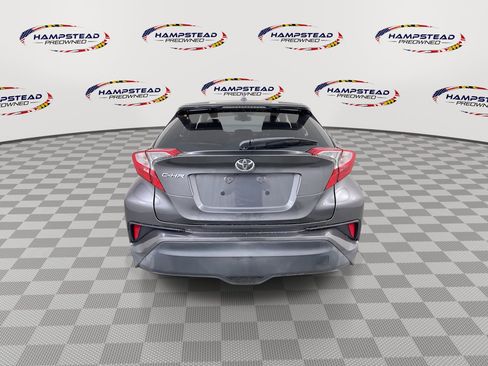 Used 2019 Toyota C-HR XLE FWD image 7