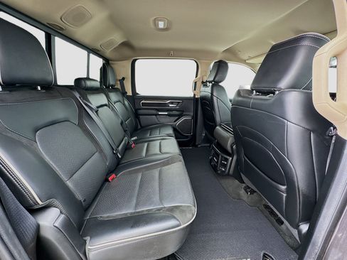 Used 2019 RAM 1500 Laramie AWD/4WD image 18