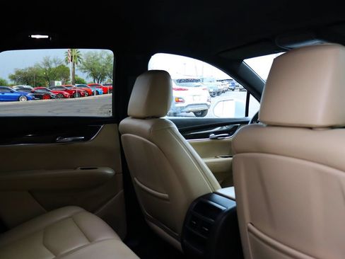 Used 2017 Cadillac XT5 FWD image 29