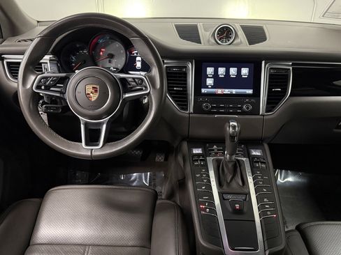 Used 2017 Porsche Macan S image 36
