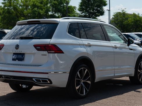 Certified 2024 Volkswagen Tiguan SEL R-Line AWD/4WD image 6