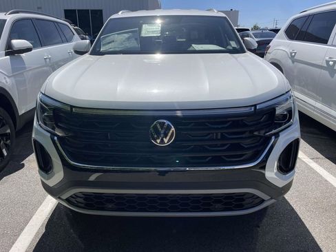 New 2026 Volkswagen Atlas Cross Sport SE FWD image 2