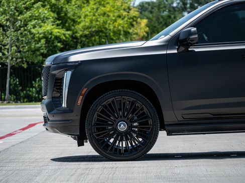 Used 2026 Cadillac Escalade Platinum Sport w/ LPO, ONYX Package AWD/4WD image 46