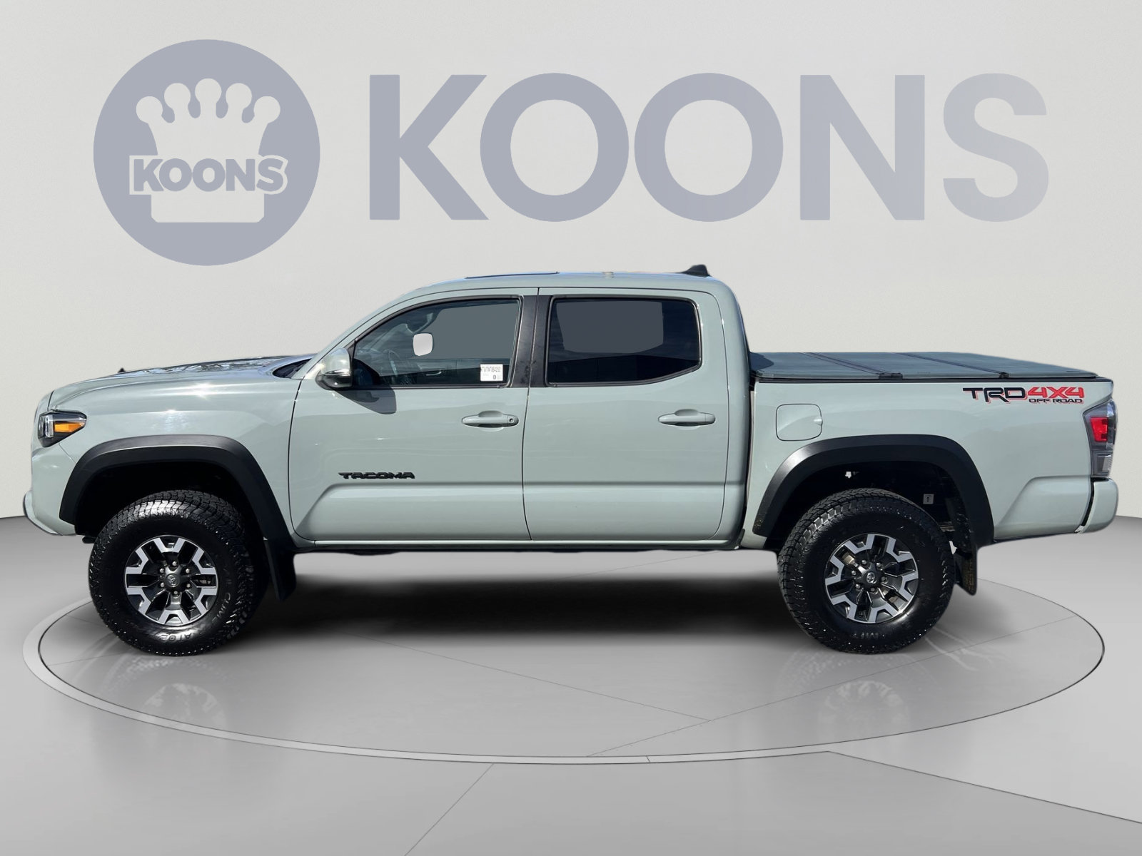 Used 2022 Toyota Tacoma TRD Off-Road w/ Technology Package AWD/4WD image 2