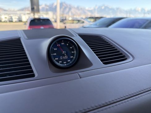 Used 2021 Porsche Cayenne Coupe image 28