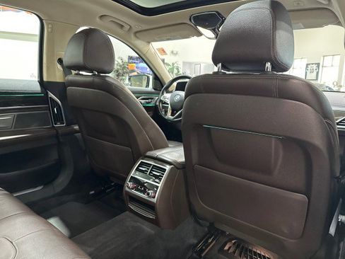Used 2017 BMW 740i xDrive AWD/4WD image 47