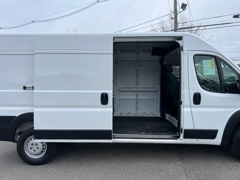 Used 2025 RAM ProMaster 2500 w/ Convenience Group FWD image 29