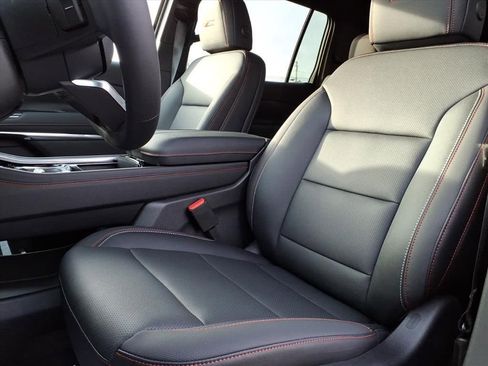 New 2026 Chevrolet Traverse Z71 w/ Driver Confidence Package image 13