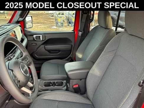 New 2025 Jeep Gladiator Sport image 10