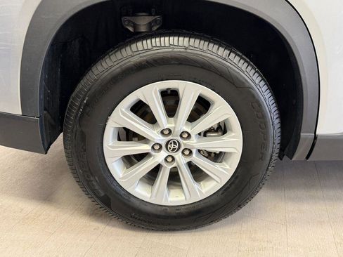 Used 2024 Toyota Grand Highlander XLE image 13