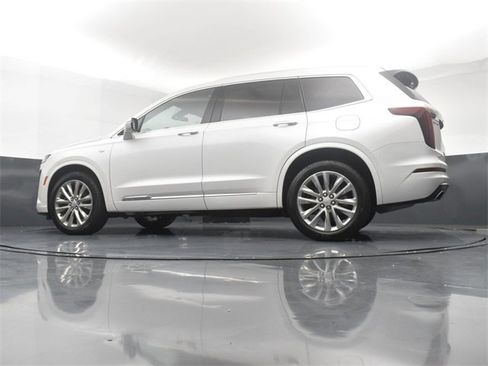 Used 2023 Cadillac XT6 Premium Luxury w/ LPO, Floor Liner Package image 21