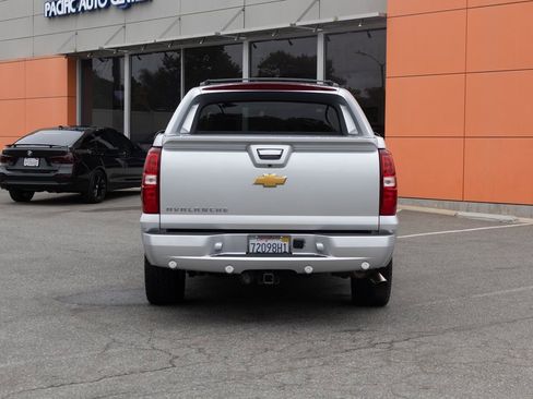 Used 2013 Chevrolet Avalanche LTZ image 13