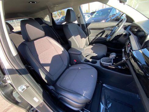 Used 2025 Kia Seltos S image 27
