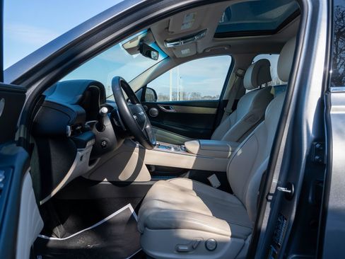 Used 2023 Genesis GV80 2.5T w/ Advanced Package image 19