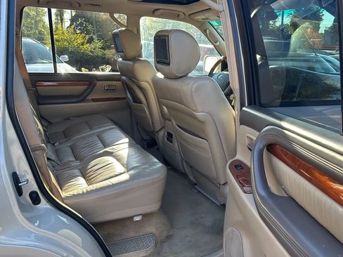 Used 2005 Lexus LX 470 4WD image 12