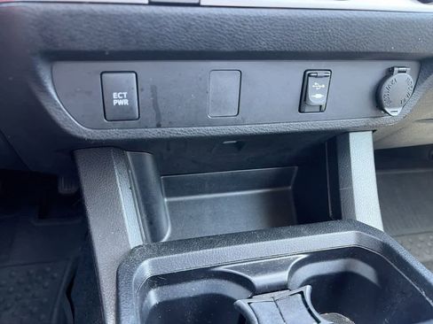 Used 2019 Toyota Tacoma SR w/ SR Convenience Package image 19