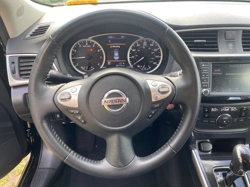 Used 2019 Nissan Sentra SR FWD image 14